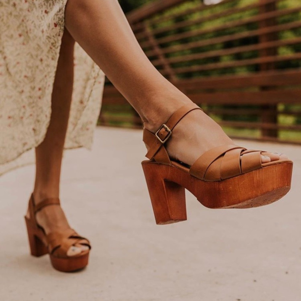 ROOLEE THE LAIN HEELS SIZE 7 / 37